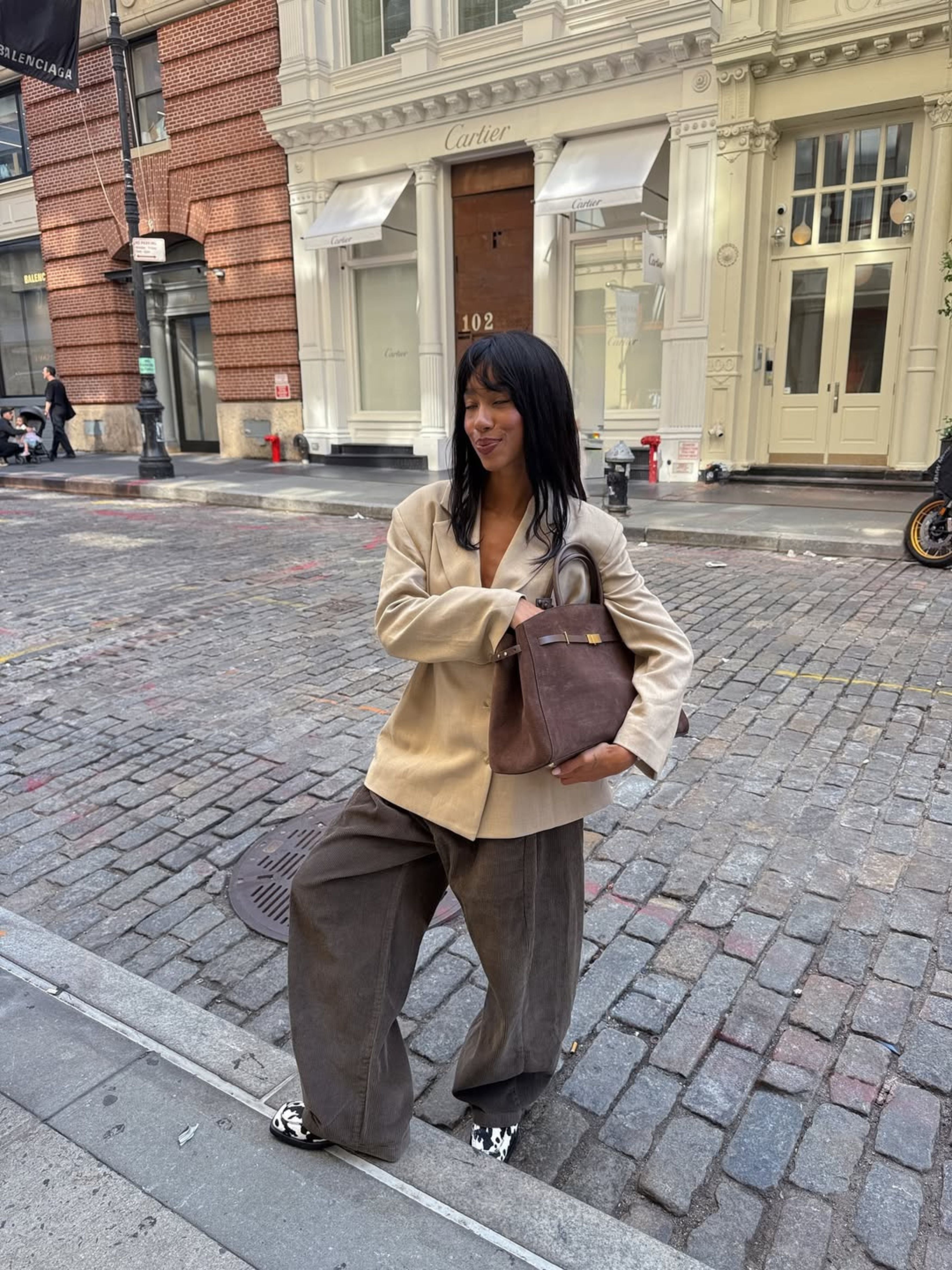 Calça Pantalona Larga de Veludo Cotelê Marrom Cáqui