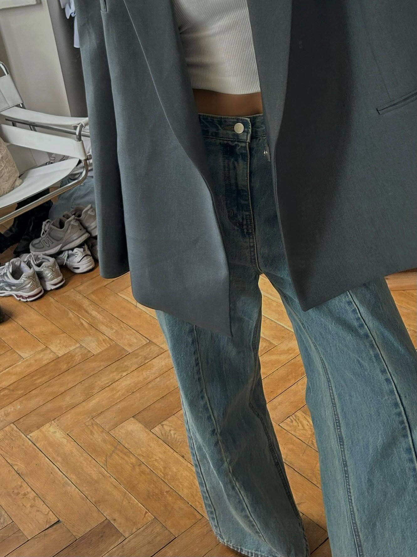 Calça Jeans Flare com Detalhe de Costura Azul Claro