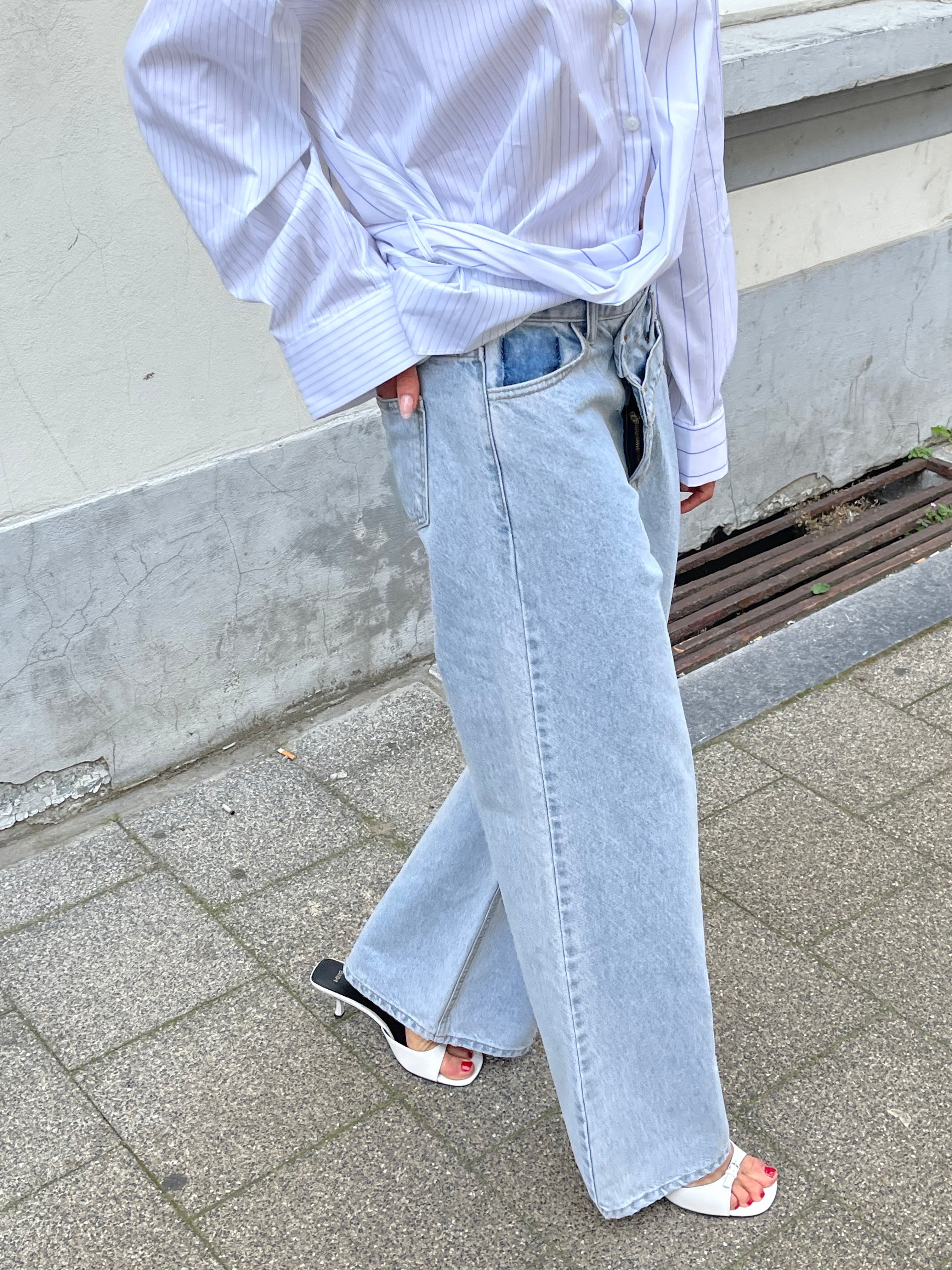 Calça Jeans Cruzada Azul Claro