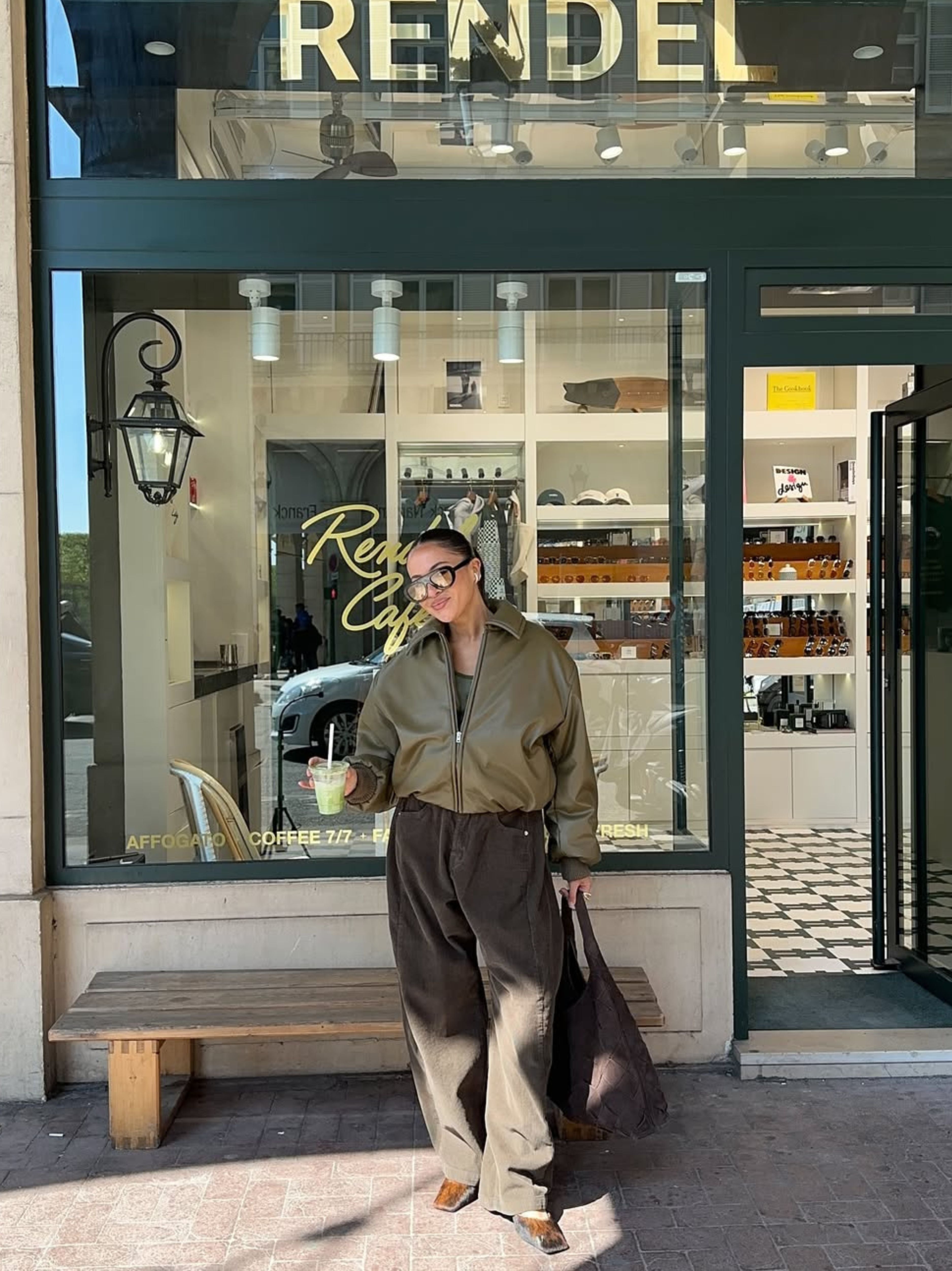 Calça Pantalona Larga de Veludo Cotelê Marrom Cáqui
