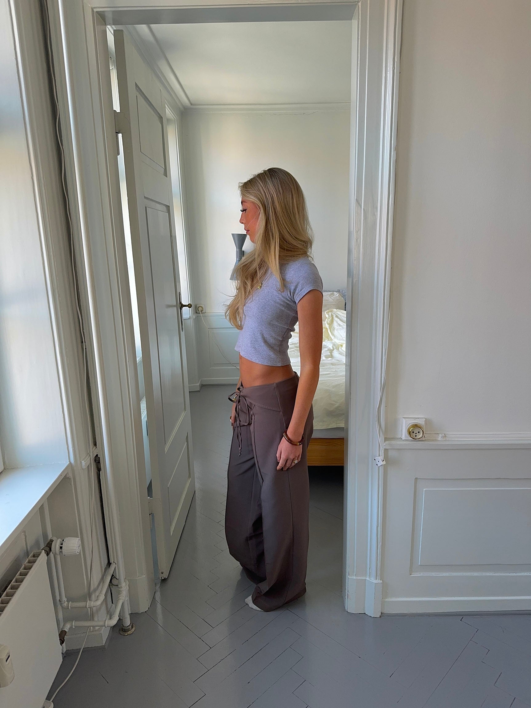 Calça Nula com cinto de amarrar - Taupe