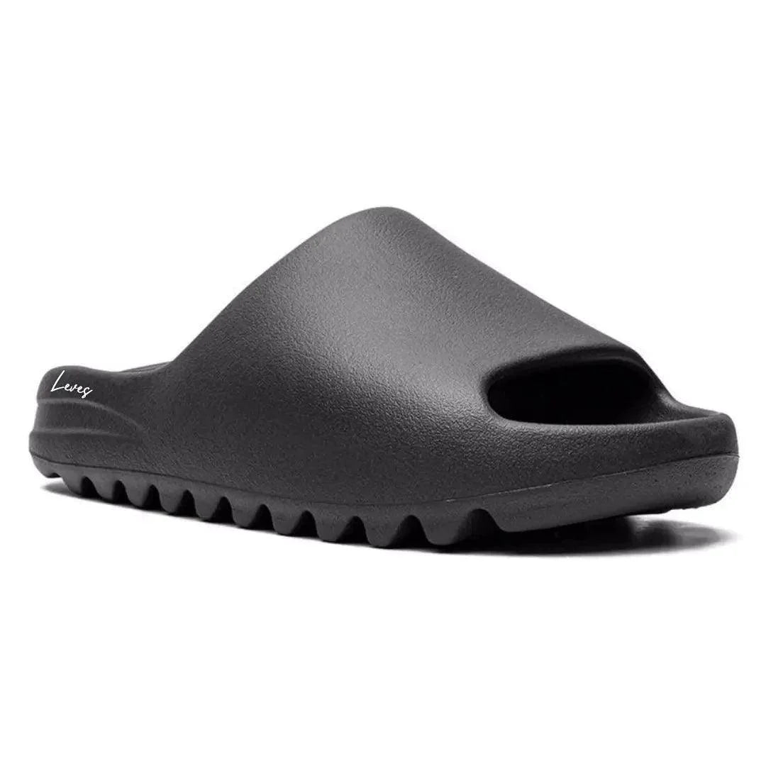 Chinelo Nuvem Outside