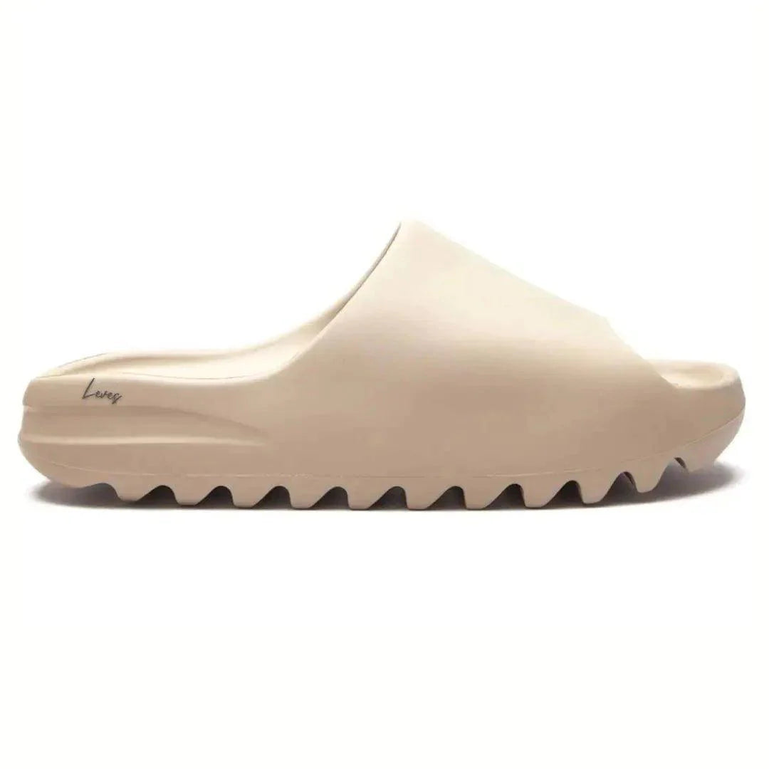 Chinelo Nuvem Outside