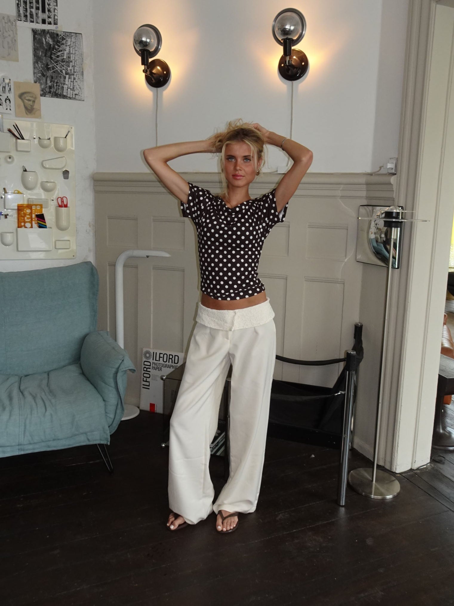 Calça Calsia com acabamento de renda - Off white
