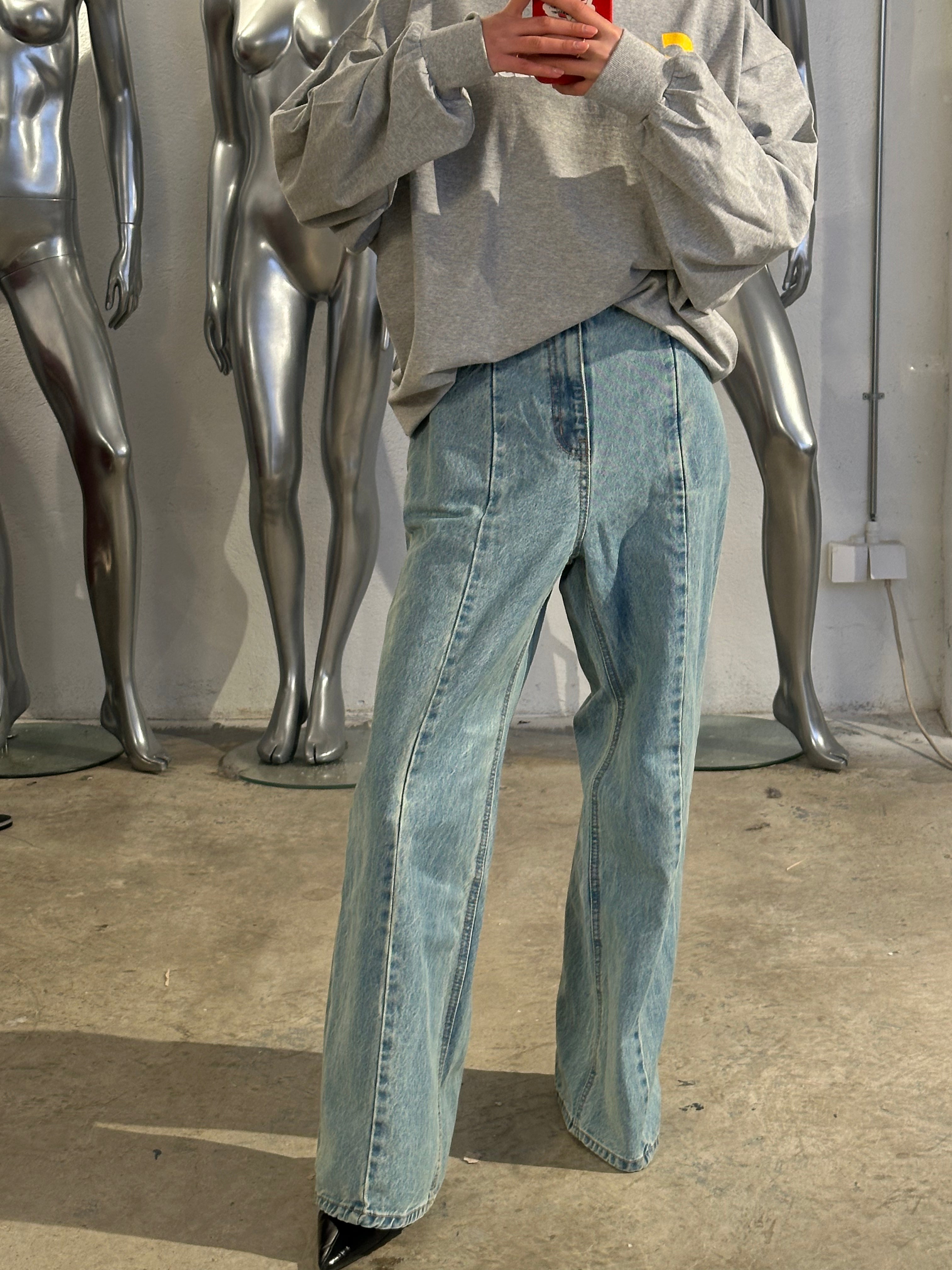 Calça Jeans Flare com Detalhe de Costura Azul Claro