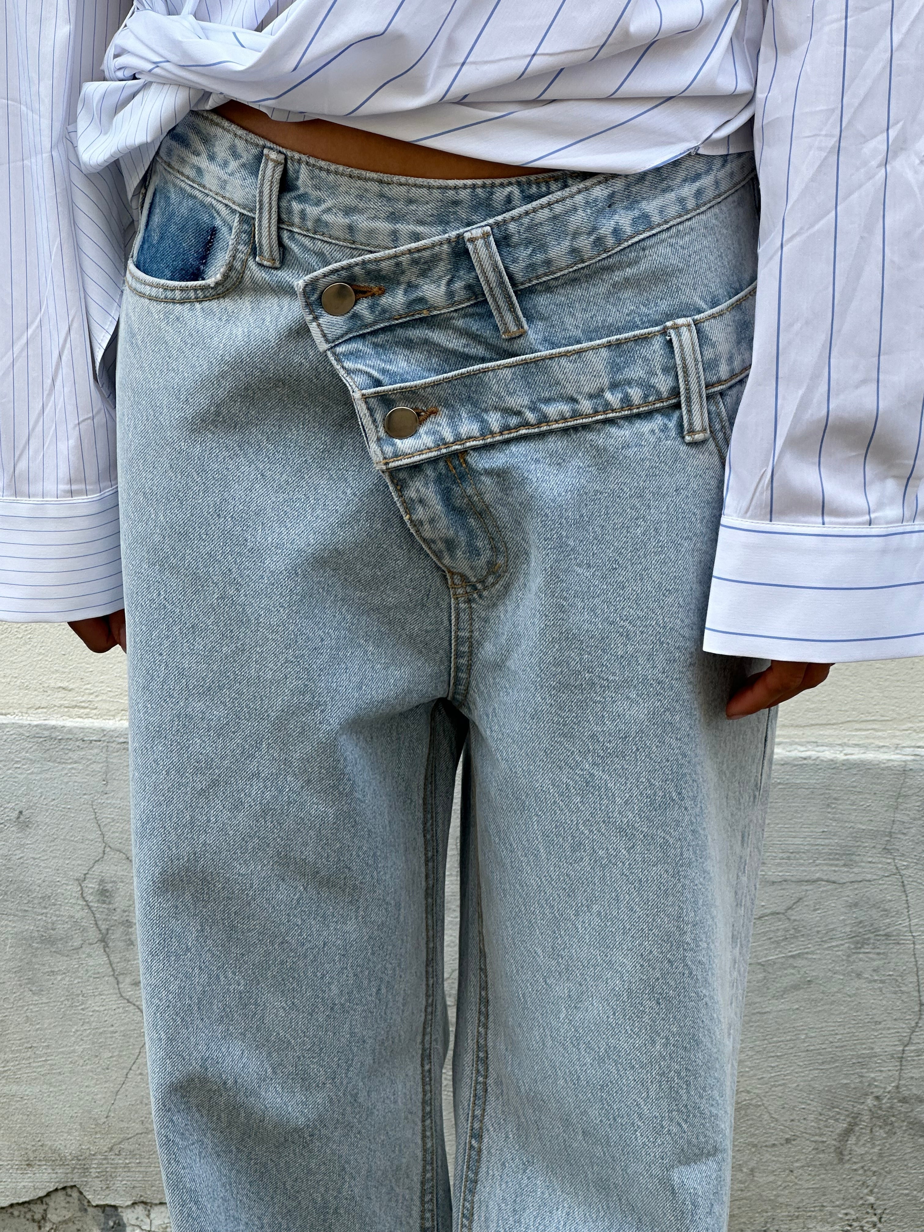 Calça Jeans Cruzada Azul Claro
