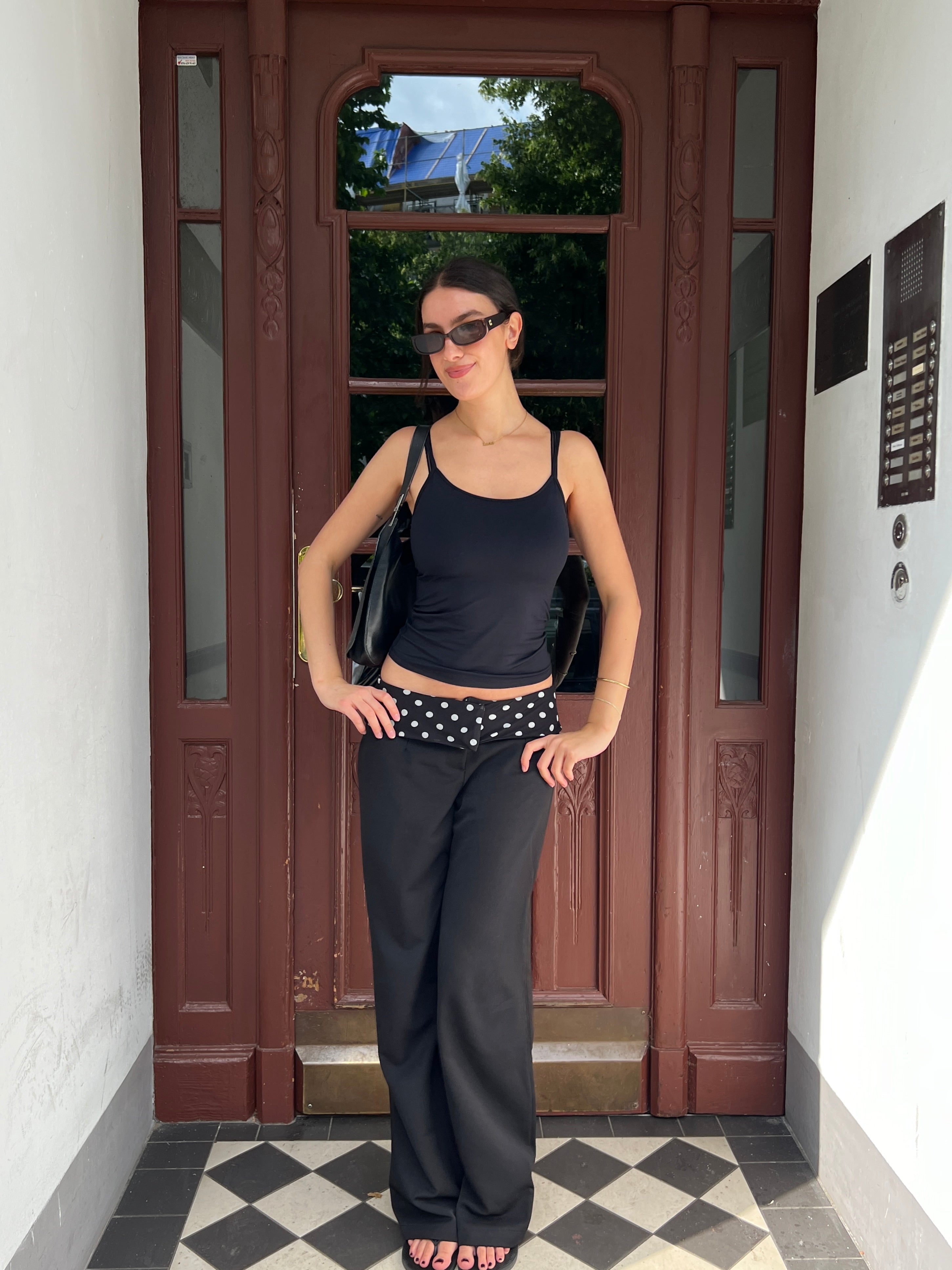 Calça Calsia com acabamento de bolinhas - Preto