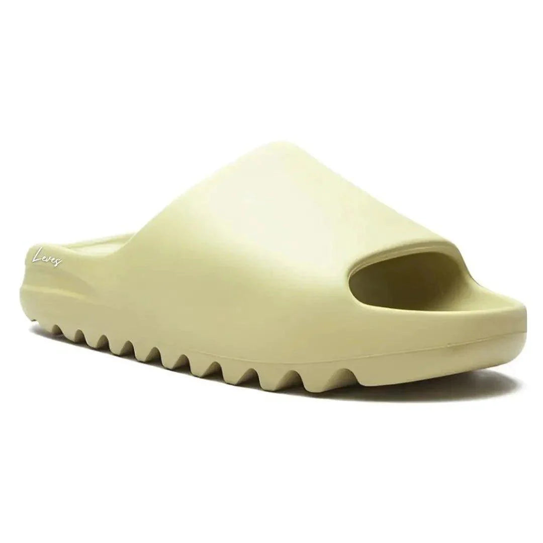 Chinelo Nuvem Outside