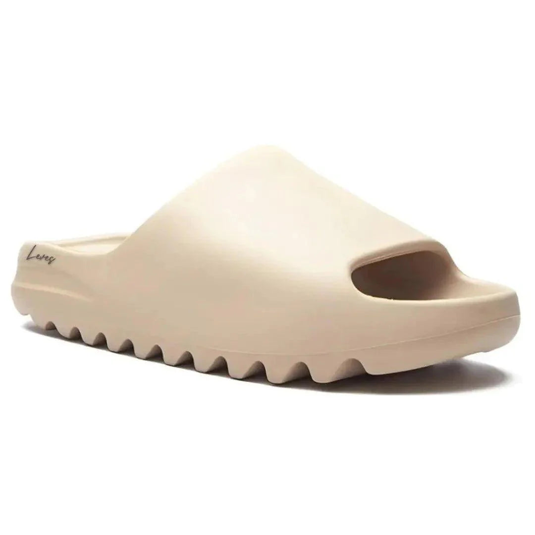 Chinelo Nuvem Outside