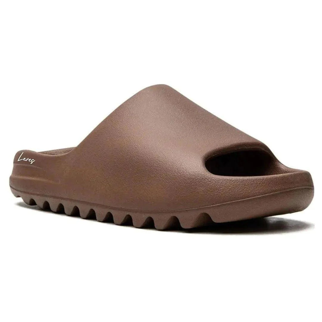 Chinelo Nuvem Outside