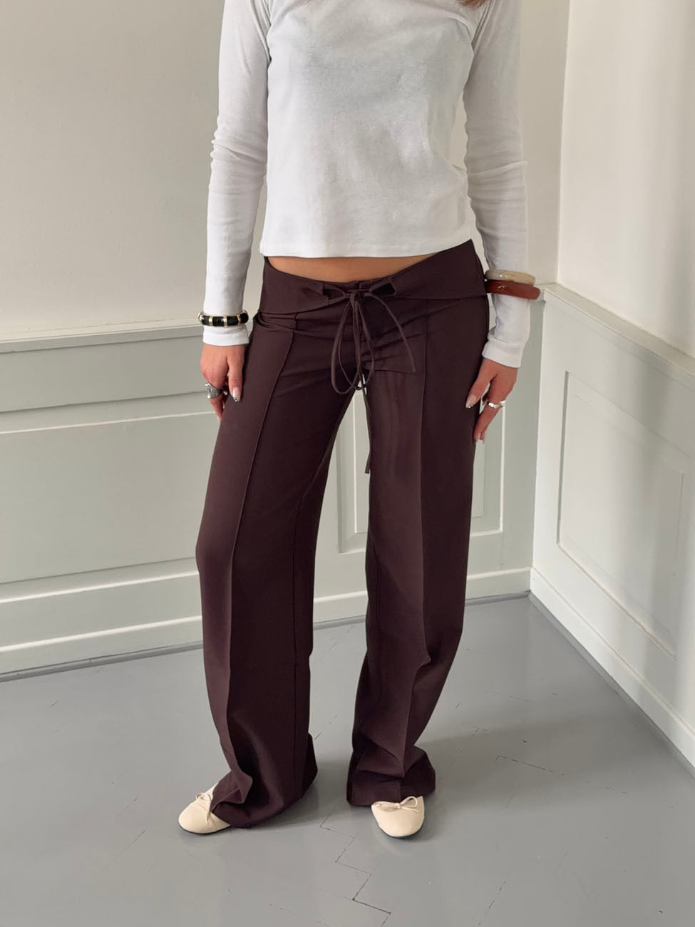 Calça Nula com cinto de amarrar - Marrom escuro